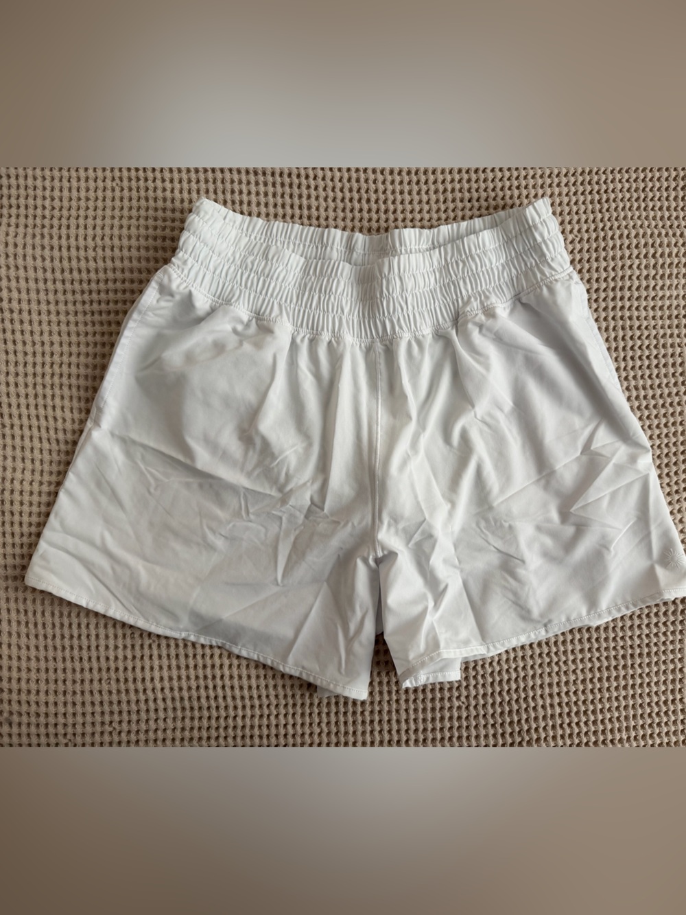 Aerie Offline Women’s White Elastic-Waist 2 in 1 Shorts